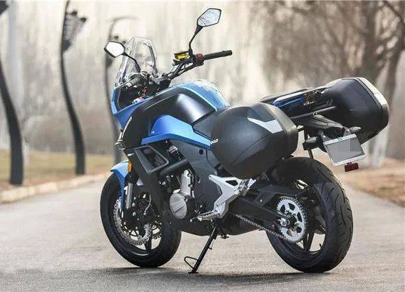 18款春风650MT,650cc水冷双缸,极速170km/h,售4.36万