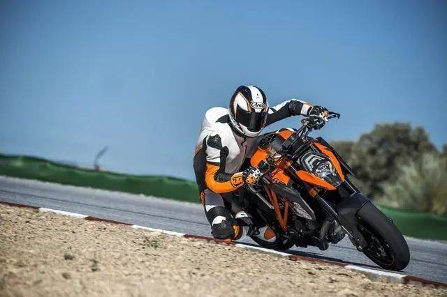 又凶又蛮的“野驴”摩托车—kTM 1290 R