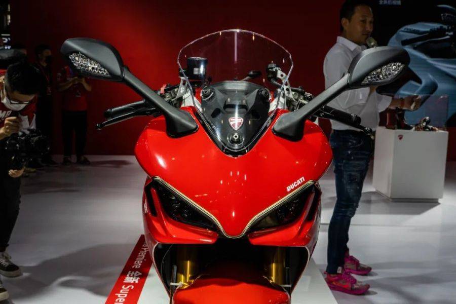 仅14.3万元,Ducati发布最便宜运动车型SuperSport 950(鸰速)