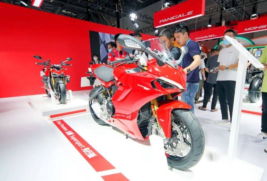 仅14.3万元,Ducati发布最便宜运动车型SuperSport 950(鸰速)