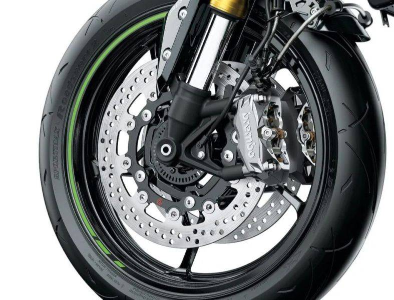 川崎发布Z900 SE版，配备Öhlins减震、Brembo卡钳