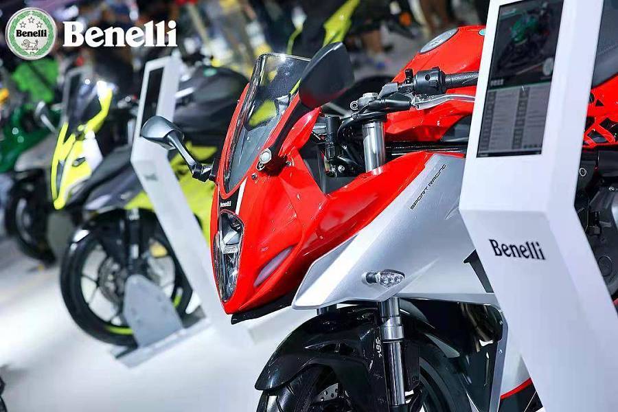 一个世界一个Benelli，经典三缸信仰燃爆重庆摩展