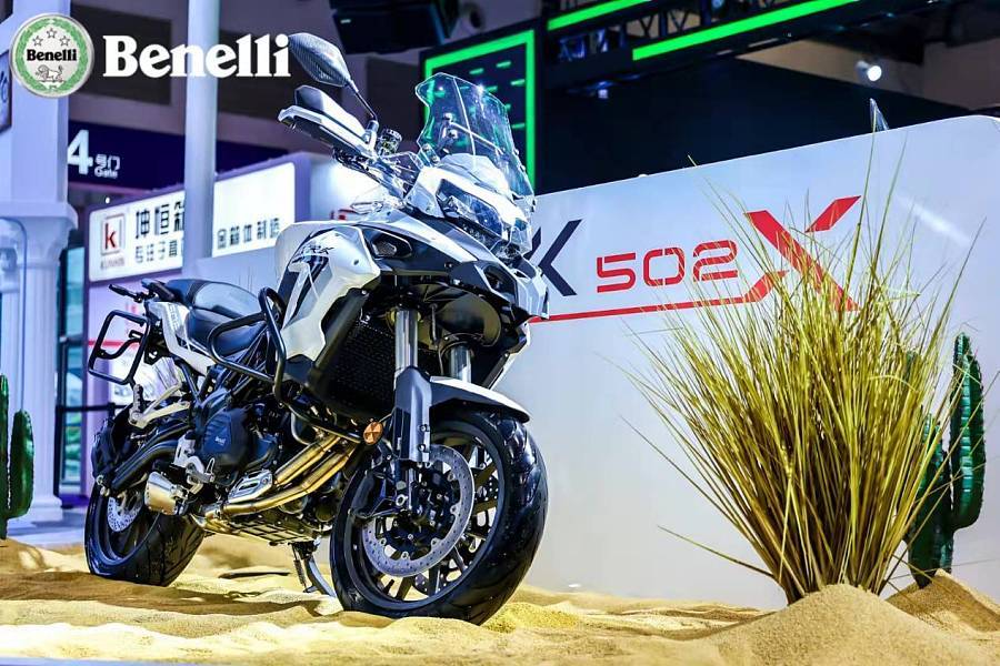 一个世界一个Benelli，经典三缸信仰燃爆重庆摩展