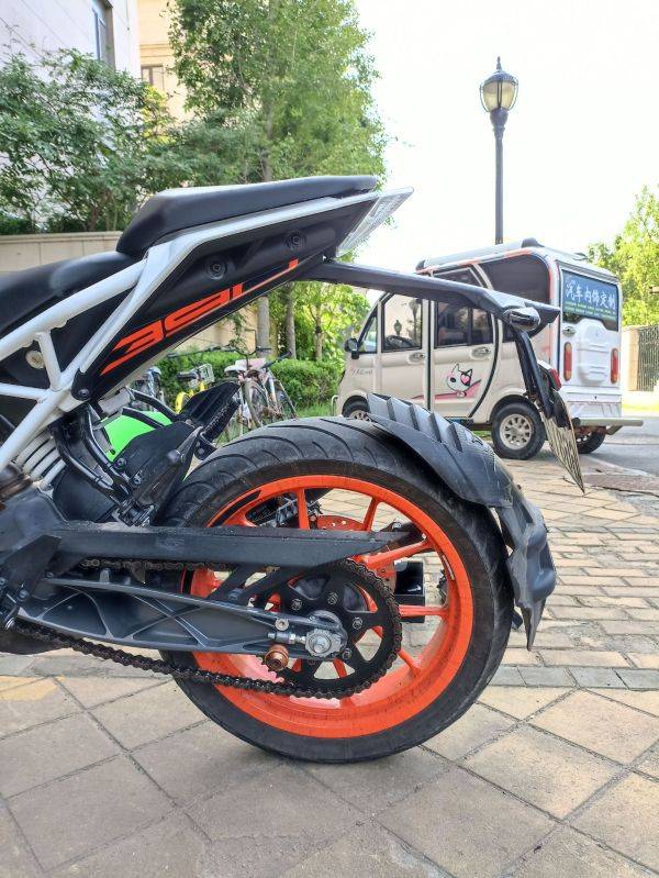 KTM duke 390/250更换短尾牌照架教程