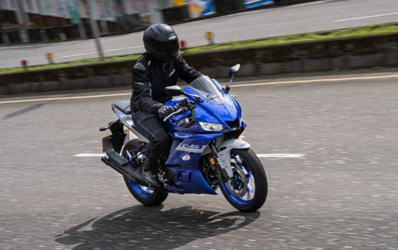 2021 款 YAMAHA R3 的优缺点，你在等R3吗？