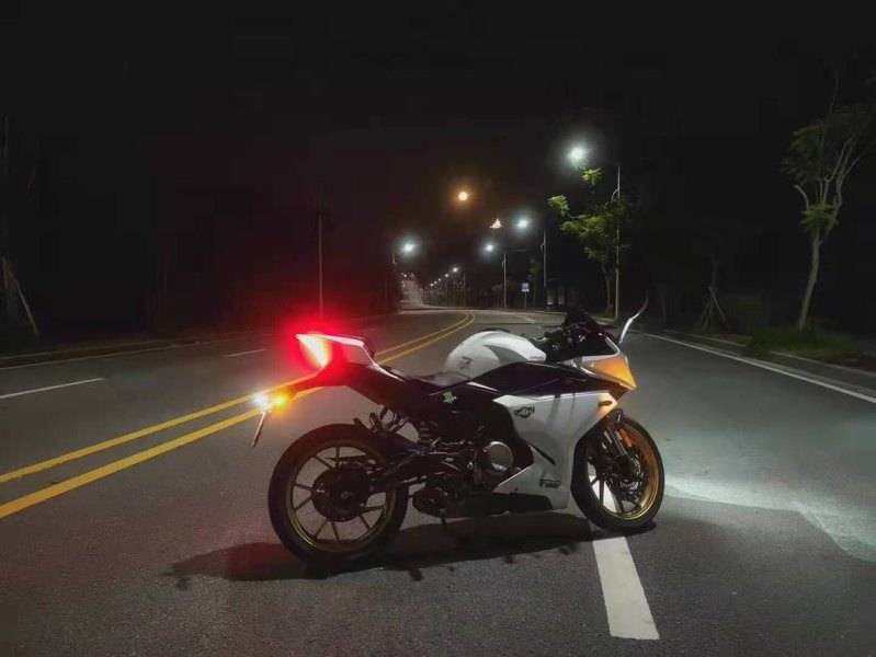 春风250sr与豪爵铃木Gsx250怎么选