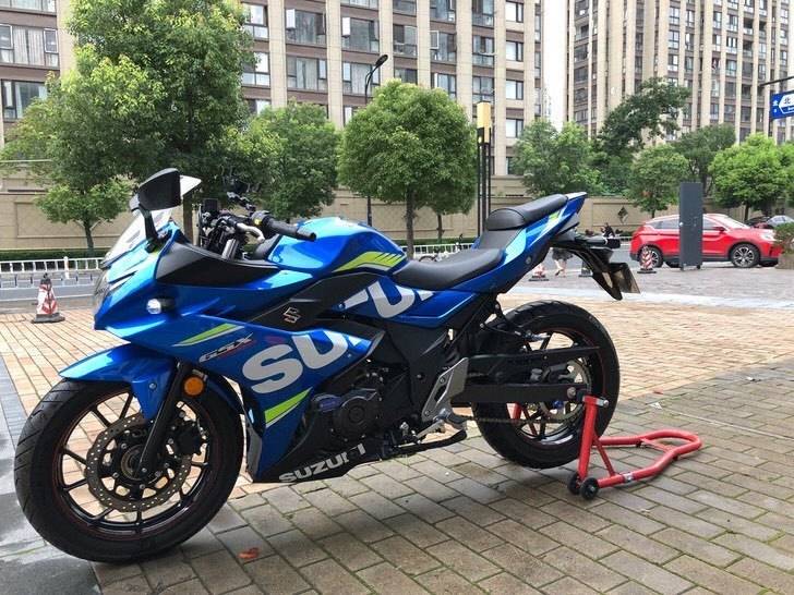 春风250sr与豪爵铃木Gsx250怎么选