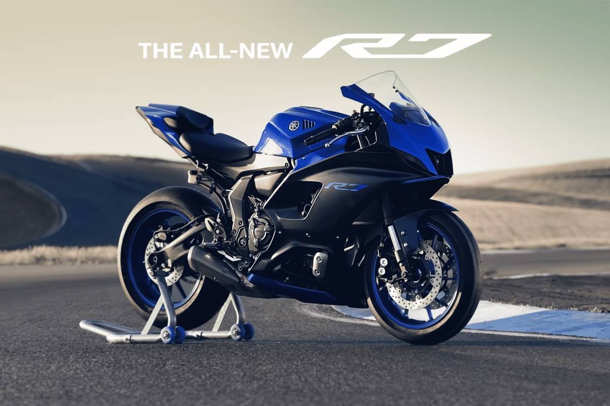 YAMAHA YZF-R7 与同级对手全面对比，有胜算吗？