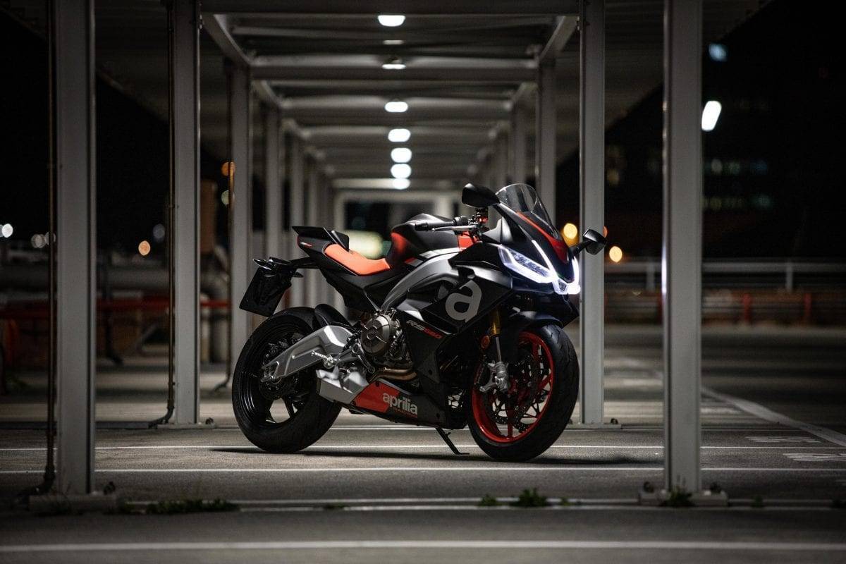 YAMAHA YZF-R7 与同级对手全面对比，有胜算吗？