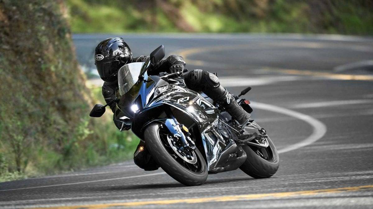 YAMAHA YZF-R7 与同级对手全面对比，有胜算吗？