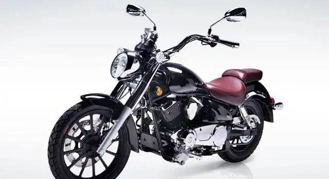 外观超漂亮的太子摩托车,采用V缸发动机,骑它摩旅都没问题!
