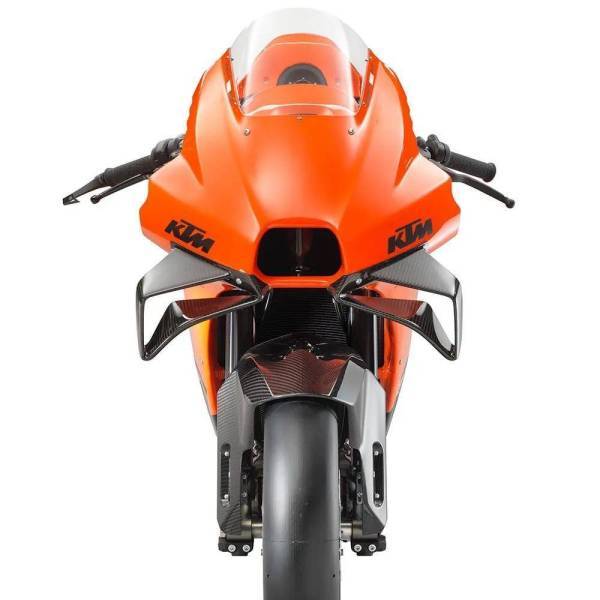 如果你真的觉得KTM RC 8C是来继承RC8，那你就错了！