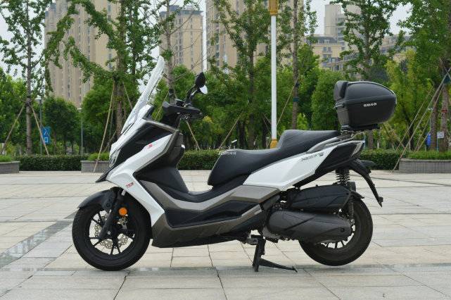 光阳赛艇S350车主约拍 选它不只是因为NSS350太难等