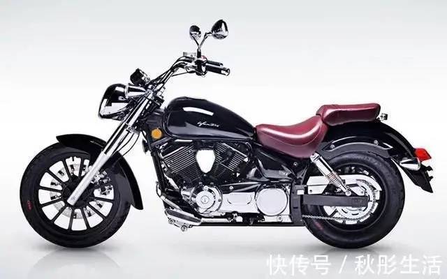 最诚意的摩托车!250cc爆14kw功率,油耗仅3.6L+电喷,仅1.7万起