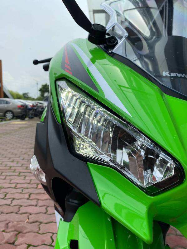 ninja400入门级别的仿赛车~外形飒到不行~