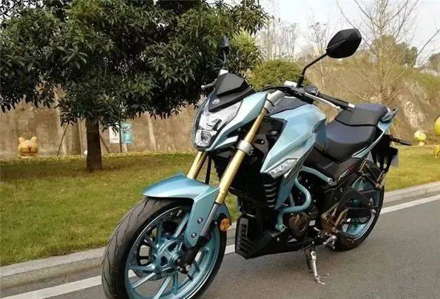 摩托车界的力作,250cc+19kw功率,不足2万,靠的就是实力