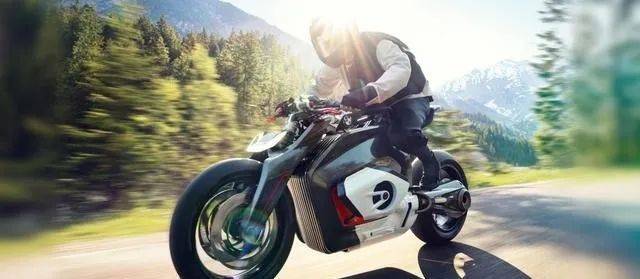 宝马公布电动摩托车新专利：传动轴驱动，已有概念车亮相