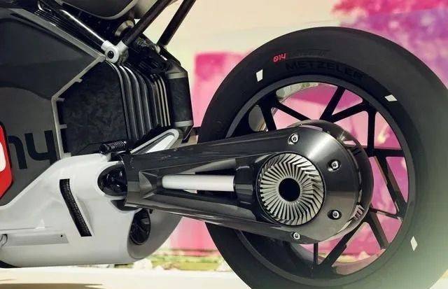 宝马公布电动摩托车新专利：传动轴驱动，已有概念车亮相