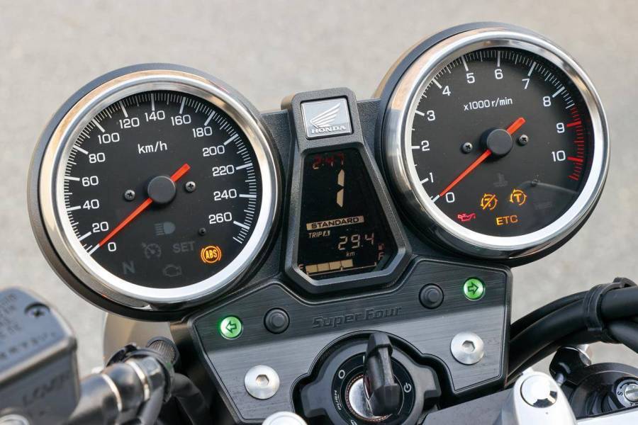 本田CB1300系列双子星摩托详解，四缸动力复古高颜值