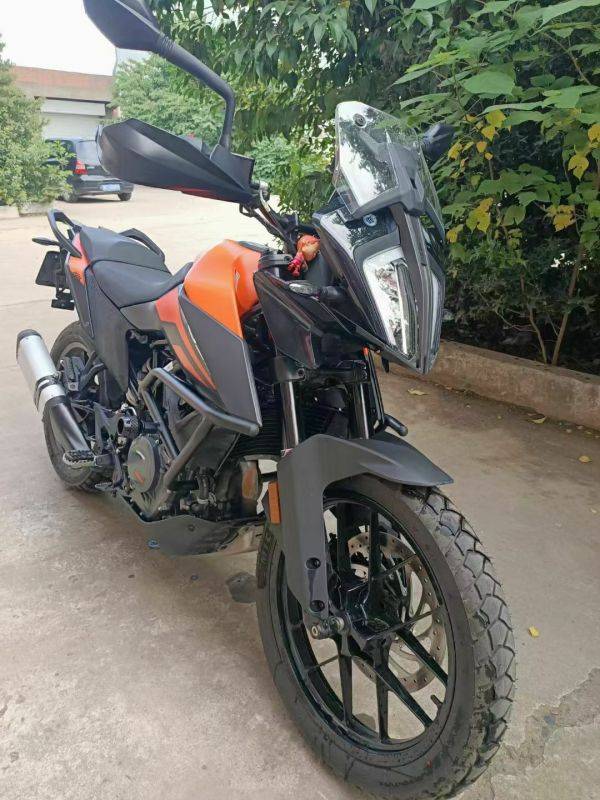 Ktm390产adv三色护杠三箱装厂效果图，量产