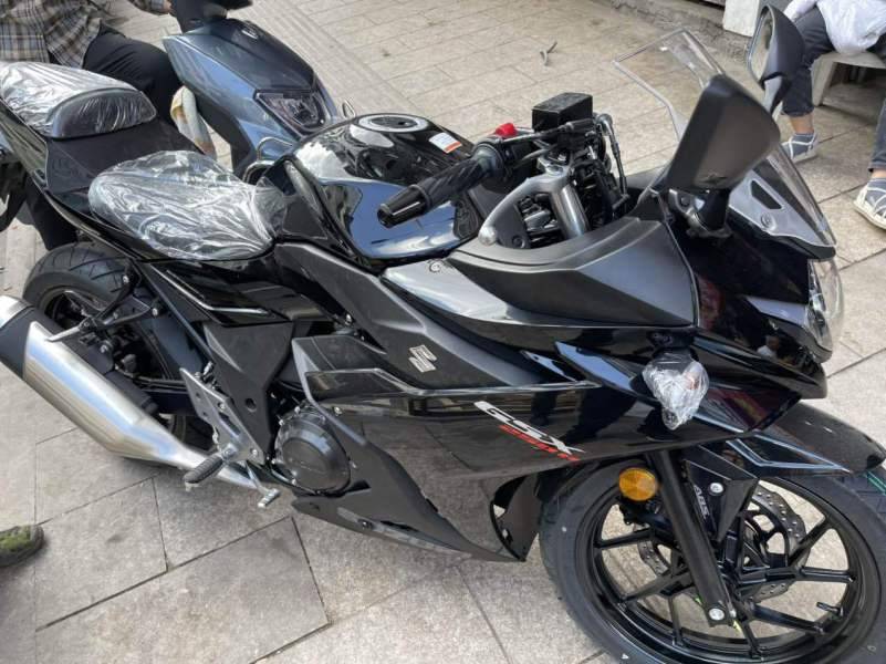 豪爵铃木GSX250R-A到手一个月的新手感受！