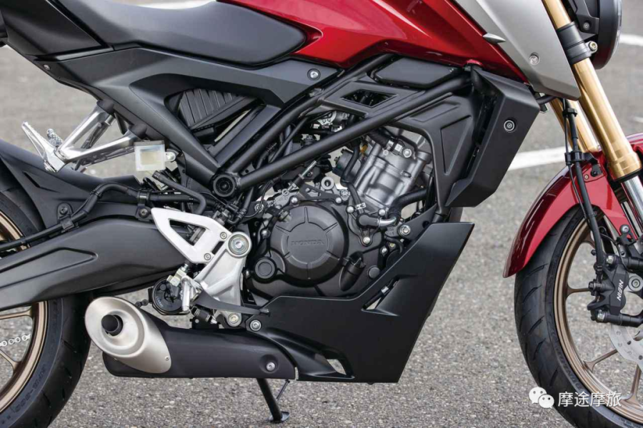 复古运动摩托车,2021款日系本田CB125R细节!