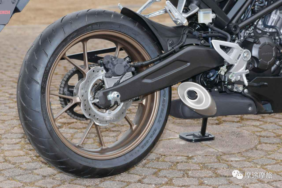 复古运动摩托车,2021款日系本田CB125R细节!