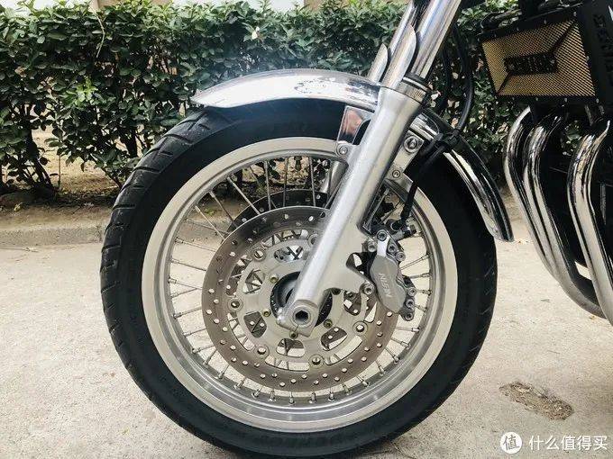 花20万买了本田CB1100,有人说像跑摩的的