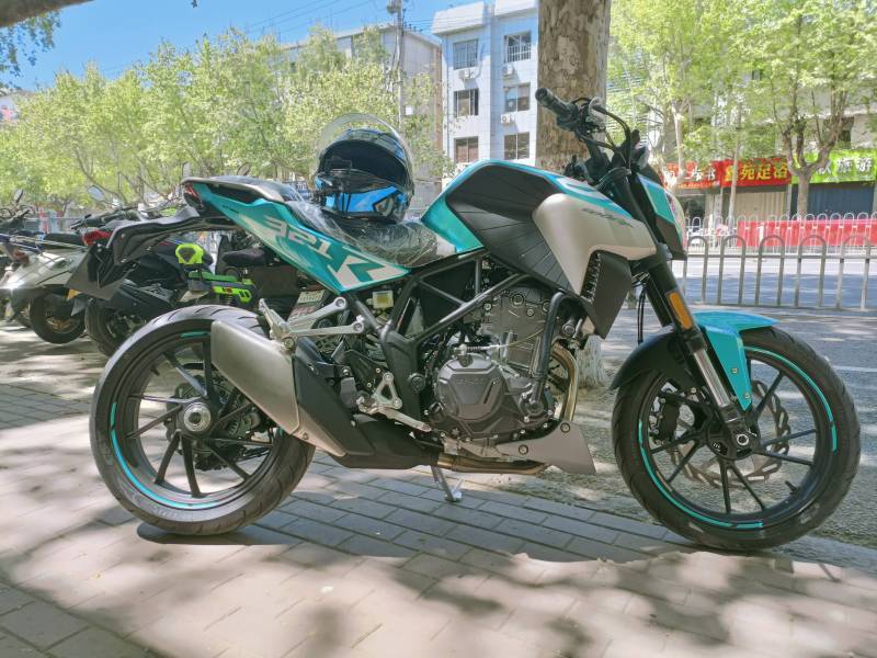 凯越321试驾报告——完爆国内500cc？